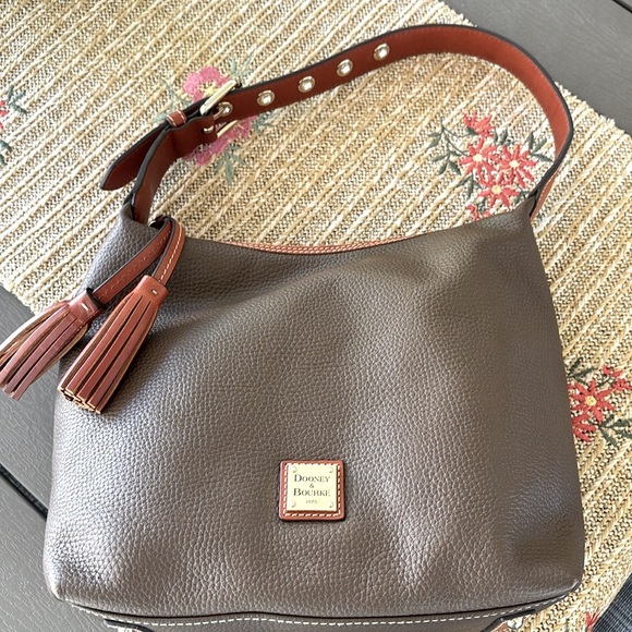 Dooney & Bourke Brown Leather Pebble Grain Paige Sac Hobo Bag - Picture 2 of 16